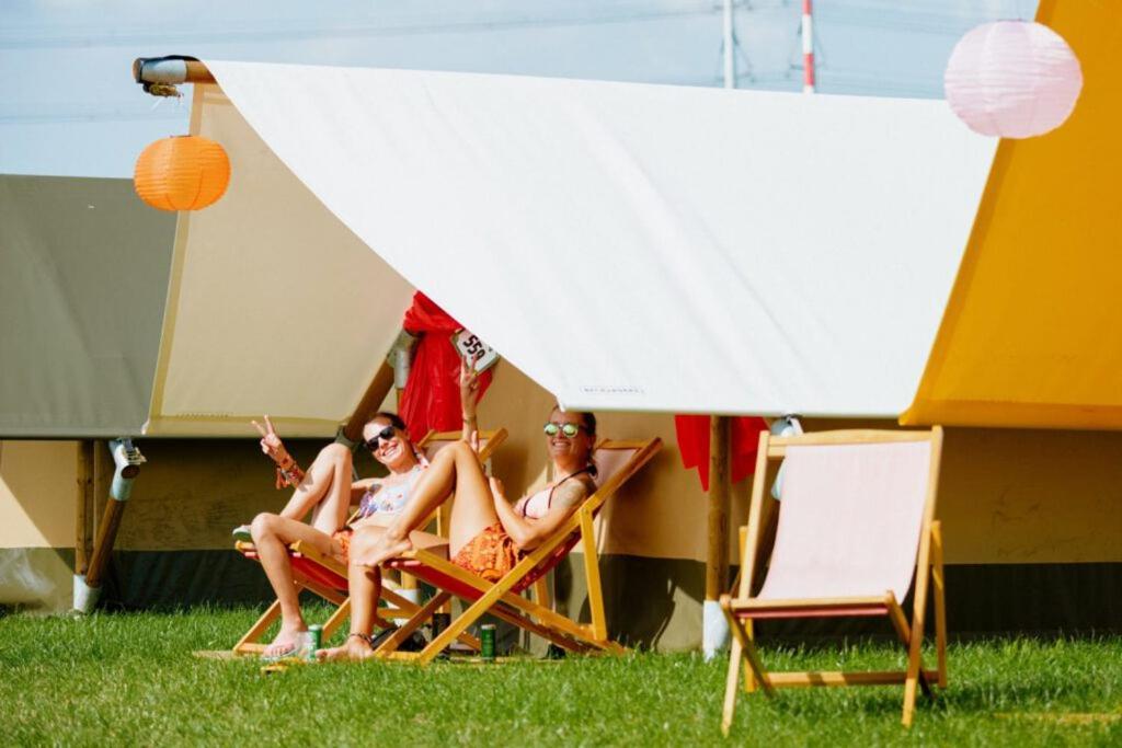 100 Jaar Tt Circuit Assen 2025 Glamping Incl Stroom Exterior photo