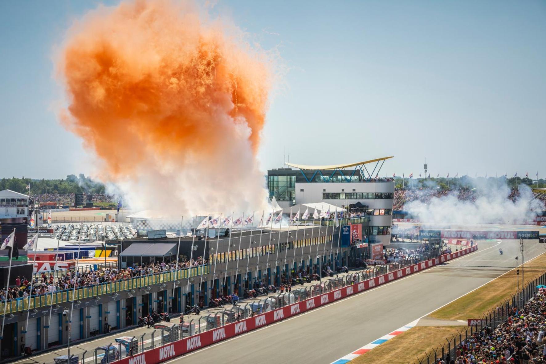 100 Jaar Tt Circuit Assen 2025 Glamping Incl Stroom Exterior photo